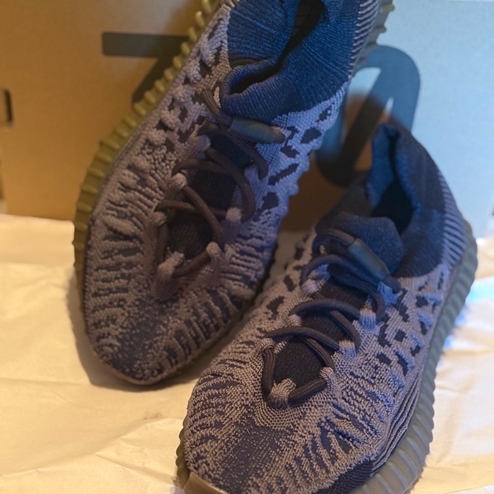 Yeezy 350 V2 cmpct slate blue
